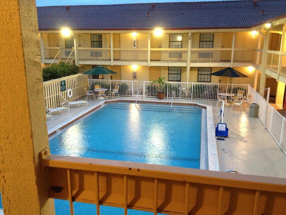Baymont By Wyndham Fort Myers Central Dış mekan fotoğraf